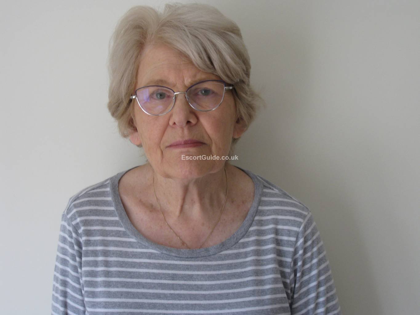 Granny escort girl in Leicester