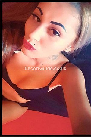 Maya Escort in Luton