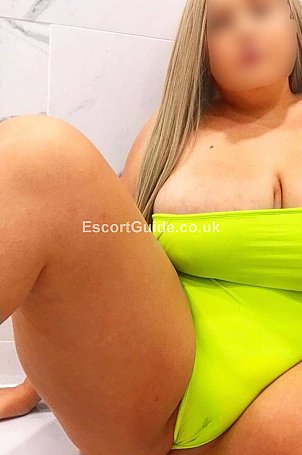 ISABELLA CURVY Escort in London