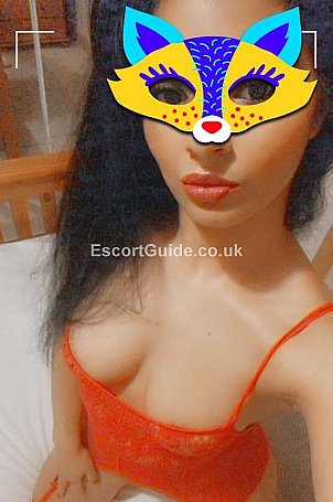 yasmina Escort in Aylesbury