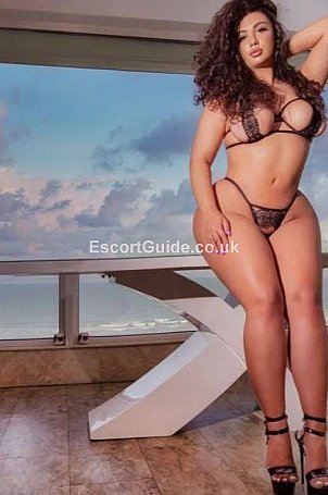 Sexy Latina Escort in Reading