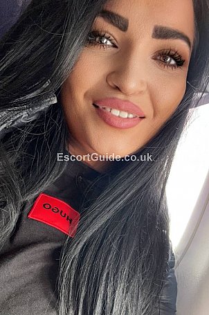 Caymen Escort in London