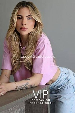 VICTORIA Escort in London