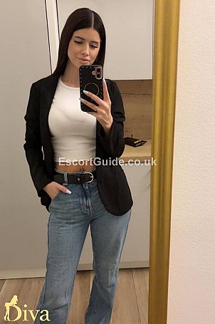 Dilyara Escort in London