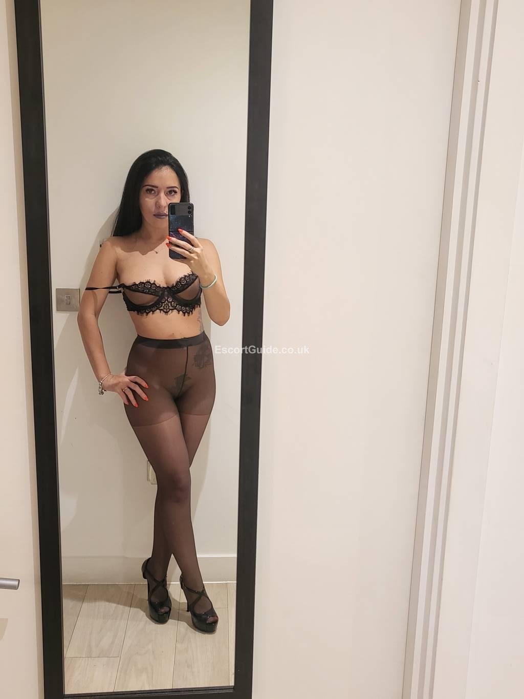 Kat escort girl in Cambridge