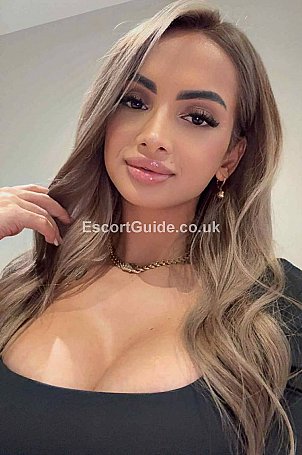 Guilia Escort in London