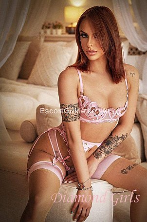 Lunna Escort in London