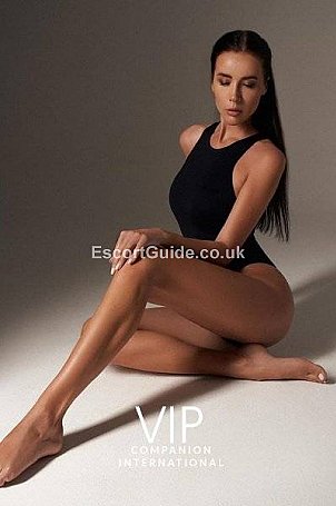 Julia Escort in London