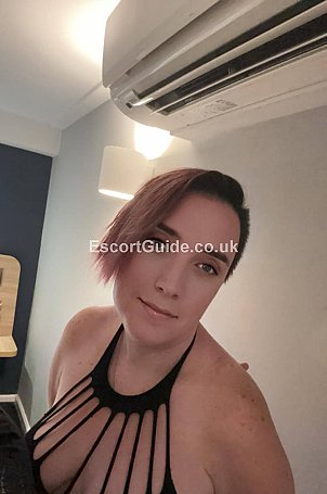 Sexy_Siren Escort in Portsmouth