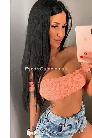 Issa Party Girl Escort in London