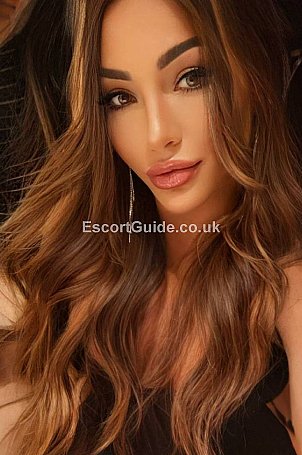 Mizona Escort in London