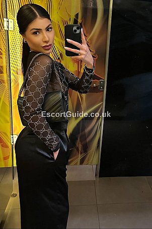 Gummi Escort in London