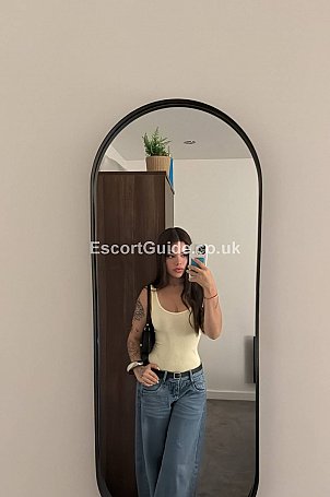 Jennifer Escort in London