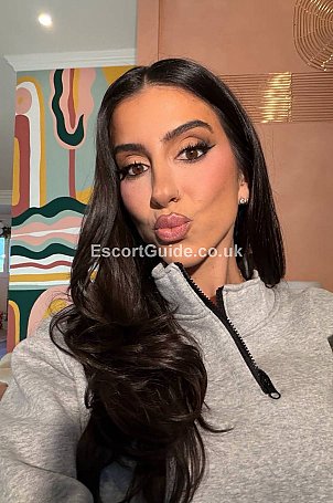 Minouche Escort in Bangor