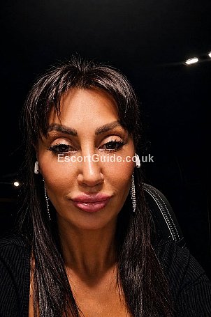 Lillian Escort in Hertford