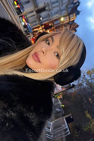 Colenia Escort in London
