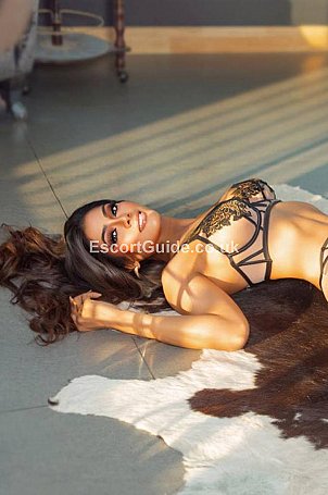 Deepika Escort in London