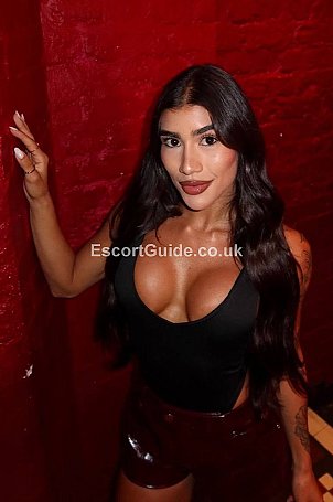 Yasmin Escort in London
