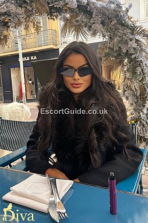 Eniola Escort in London