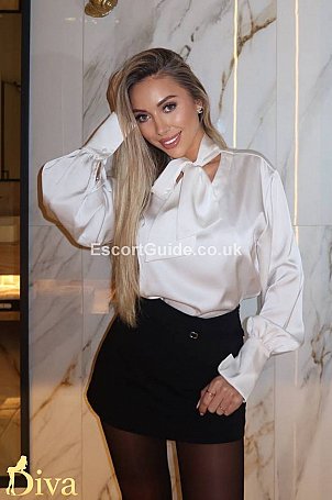 Mityana Escort in London